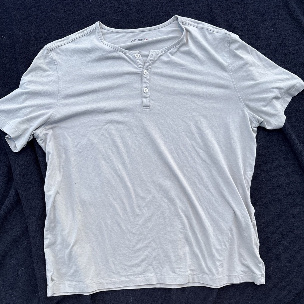 UNTUCKit Henley Shirt Mens Gray Ultrasoft Short Sleeve Cotton Blend L